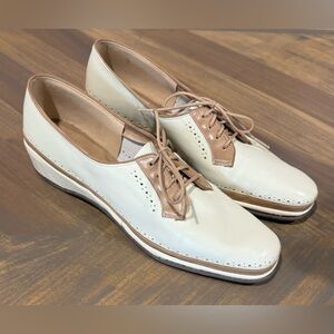 Vintage 60's Pennaljo Beige & Tan Wedge Oxford Leather Shoes Womens 9 M